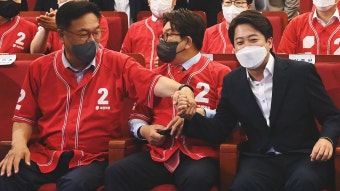 [정치]국민의힘 난타전 '점입가경'....내일 우상호 비대위 출범 | YTN 국민의힘 난타전 '점입가경'....내일 우상호 비대위 출범