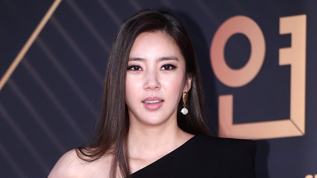 김요한, 장군엔터테인먼트와 재계약 체결! 2022년 초대형 스포티너로 더욱 강한 활약 예정