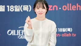 [영화]어나더레코드 윤단비 감독 이제훈 사생활, 나도 궁금했다 | YTN 어나더레코드 윤단비 감독 이제훈 사생활, 나도 궁금했다