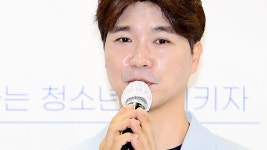 [방송]유튜버 김용호, 박수홍 부부 명예훼손·모욕 등 혐의 부인 | YTN 유튜버 김용호, 박수홍 부부 명예훼손·모욕 등 혐의 부인