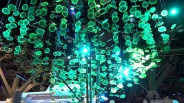 [경제]태양광 나무로 휴대전화 충전...CES 화두 친환경 | YTN 태양광 나무로 휴대전화 충전...CES 화두 친환경