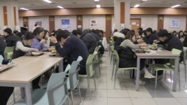 [사회]양천구청 구내식당 외부인에 재개방...폐업하는 곳도 속출 | YTN 양천구청 구내식당 외부인에 재개방...폐업하는 곳도 속출