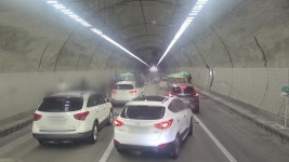 [전국]충남 공주시 천안논산고속도로 정우터널 6중 추돌 사고...1명 경상 | YTN 충남 공주시 천안논산고속도로 정우터널 6중 추돌 사고...1명 경상
