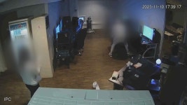 [전국][단독] PC방에서 여성 무차별 폭행...가해자 금방 풀어준 경찰 | YTN [단독] PC방에서 여성 무차별 폭행...가해자 금방 풀어준 경찰