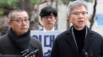 [사회]의협 비대위 집행부 줄소환...임현택, 1시간 만에 조사 거부 귀가 | YTN 의협 비대위 집행부 줄소환...임현택, 1시간 만에 조사 거부 귀가