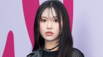 [가요]뉴진스 혜인, 발등 미세 골절 부상 “활동 잠정 중단” | YTN 뉴진스 혜인, 발등 미세 골절 부상 “활동 잠정 중단”