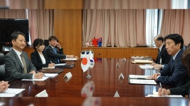 [국제]한일, 6년만에 산업통상장관 회담...정부·민간 경제협력 강화 | YTN 한일, 6년만에 산업통상장관 회담...정부·민간 경제협력 강화