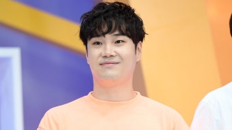 [사회]작곡가 유재환, 결혼 발표 후 성희롱 의혹…SNS 삭제하고 침묵 | YTN 작곡가 유재환, 결혼 발표 후 성희롱 의혹…SNS 삭제하고 침묵