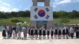 [전국]언젠가 봄날에 우리 다시 만나리...44주기 5·18 전야제 | YTN 언젠가 봄날에 우리 다시 만나리...44주기 5·18 전야제