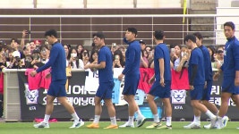 [스포츠]축구대표팀 회복훈련...주민규 늦게 피는 꽃이 더 아름답다는 응원에 감동 | YTN 축구대표팀 회복훈련...주민규 늦게 피는 꽃이 더... 