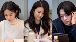 [방송]타로, 조여정·덱스부터 오유진까지 총출동한 대본 리딩 현장 | YTN 타로, 조여정·덱스부터 오유진까지 총출동한 대본 리딩 현장  