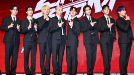 [Y현장] 스트레이 키즈 “전원 재계약, 앞으로의 미래도 스테이와 함께” | YTN [Y현장] 스트레이 키즈 “전원 재계약, 앞으로의 미래도 스테이와... 
