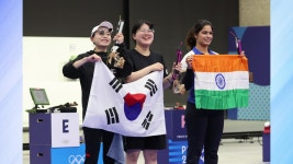 [스포츠]사격 오예진, 10m 공기권총 금메달...김예지 은메달 | YTN 사격 오예진, 10m 공기권총 금메달...김예지 은메달