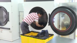 [전국]작업복 전문 세탁...파주 블루밍 세탁소 경기 3호점 개소 | YTN 작업복 전문 세탁...파주 블루밍 세탁소 경기 3호점 개소