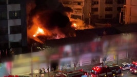 [사회]서울 청계공구상가 화재 진압 중...57명 대피 | YTN 서울 청계공구상가 화재 진압 중...57명 대피