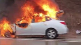 [사회]세종포천고속도로 민락 나들목 인근 승용차 화재 | YTN 세종포천고속도로 민락 나들목 인근 승용차 화재
