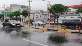[전국][경기] 수원시, 폭염 대비 노면빗물분사시스템 본격 가동 | YTN [경기] 수원시, 폭염 대비 노면빗물분사시스템 본격 가동