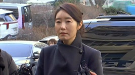 [사회][이슈플러스] 강선우, 의혹 제기 22일 만에 경찰 첫 출석 | YTN [이슈플러스] 강선우, 의혹 제기 22일 만에 경찰 첫 출석
