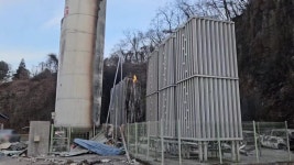 [전국]진주 시멘트 공장에서 LNG 가스 폭발 추정 불...6명 이송 | YTN 진주 시멘트 공장에서 LNG 가스 폭발 추정 불...6명 이송