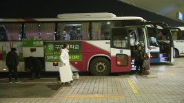 [전국]설 연휴 귀성길 시작...이 시각 부산종합버스터미널 | YTN 설 연휴 귀성길 시작...이 시각 부산종합버스터미널