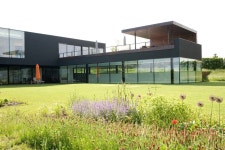 The home with the inside/outside pool | homify