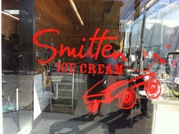 San Francisco Mob Gets Free Ice Cream | HuffPost Life San Francisco Mob Gets Free Ice Cream