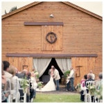 Quick Ways to Dress Up a Farm for a Wedding | HuffPost Life 5 Easy Ways To Dress Up A Farm For A Rustic Wedding