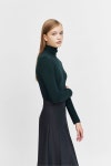 FOREST GREEN NOMA LIGHT TURTLENECK_COURRI FOREST GREEN NOMA LIGHT TURTLENECK
