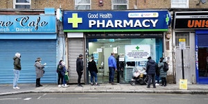 Thousands line up for jingle jabs on Christmas Day in England - MarketWatch Thousands line up for jingle jabs on Christmas... 