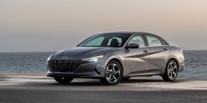 The boldly-styled 2023 Hyundai Elantra Hybrid looks pretty cool and averages a sweet 54 mpg - MarketWatch The boldly-styled 2023... 
