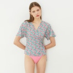 서울스토어 룩캐스트 - PINK FLOWER WRAP BLOUSE (핑크 플라워 랩 블라우스)