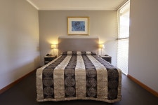     Book Seasons Hotel Newman | Newman Hotel Deals