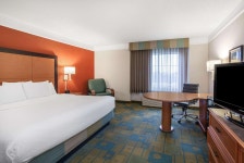 La Quinta Inn & Suites by Wyndham Greensboro NC, Greensboro: $84 Room Prices & Reviews | Travelocity