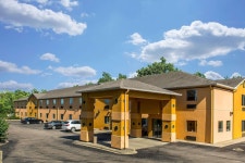 Quality Inn & Suites Mason Hwy 42, Cincinnati: Room Prices & Reviews | Travelocity