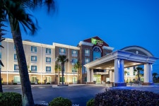 Holiday Inn Express Hotel & Suites Florence I-95 at Hwy 327, an IHG Hotel, Florence: $124 Room Prices & Reviews | Travelocity