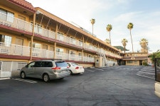 Hollywood La Brea Inn, Los Angeles: $110 Room Prices & Reviews | Travelocity