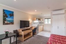 Dupont Executive Motels, Wellington: $92 Room Prices & Reviews | Travelocity