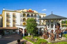     Book Europa-Park Freizeitpark & Erlebnis-Resort, Hotel El Andaluz | Rust Hotel Deals