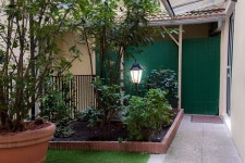  데 뒤 아베뉴 호텔, 파리 | 익스피디아  호텔 예약