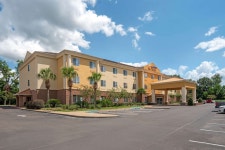 Comfort Suites Alexandria, Alexandria: $71 Room Prices & Reviews | Travelocity
