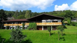     호텔 하우스 암 베르크, Lam | 익스피디아  호텔 예약 