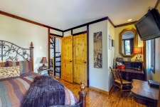 Cozy Vacation Condo with Deck & Pool, Close to Lake, Casinos & Skiing, Incline Village: Room Prices & Reviews | Travelocity