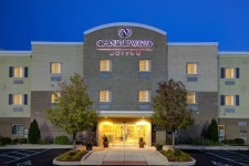 Candlewood Suites Perrysburg, an IHG Hotel, Toledo: $93 Room Prices & Reviews | Travelocity