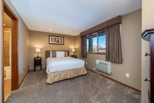 GrandView Lake View 304, Luxury Waterfront Condo, sleeps 6, walking distance to town!, Chelan: Room Prices & Reviews | Travelocity