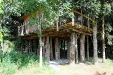 Cabane dans les Arbres - Tree House, Saint-Thomas-de-Courceriers: $108 Room Prices & Reviews | Travelocity