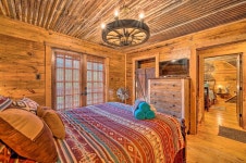 Western Daze Broken Bow Cabin in Hochatown!, Broken Bow: Room Prices & Reviews | Travelocity