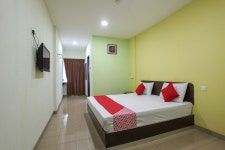 OYO 89539 Hotel Siswa in Kampar | Best Rates & Deals on Orbitz