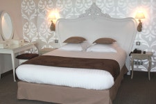     르 클로 드 라 보팔리에, La Vaupaliere | 익스피디아  호텔 예약 