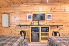 The Lodge Nantahala River #8- Bryson city, Nc, Bryson City: Room Prices & Reviews | Travelocity