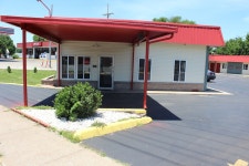 Guest House Motel in Carthage | Best Rates & Deals on Orbitz